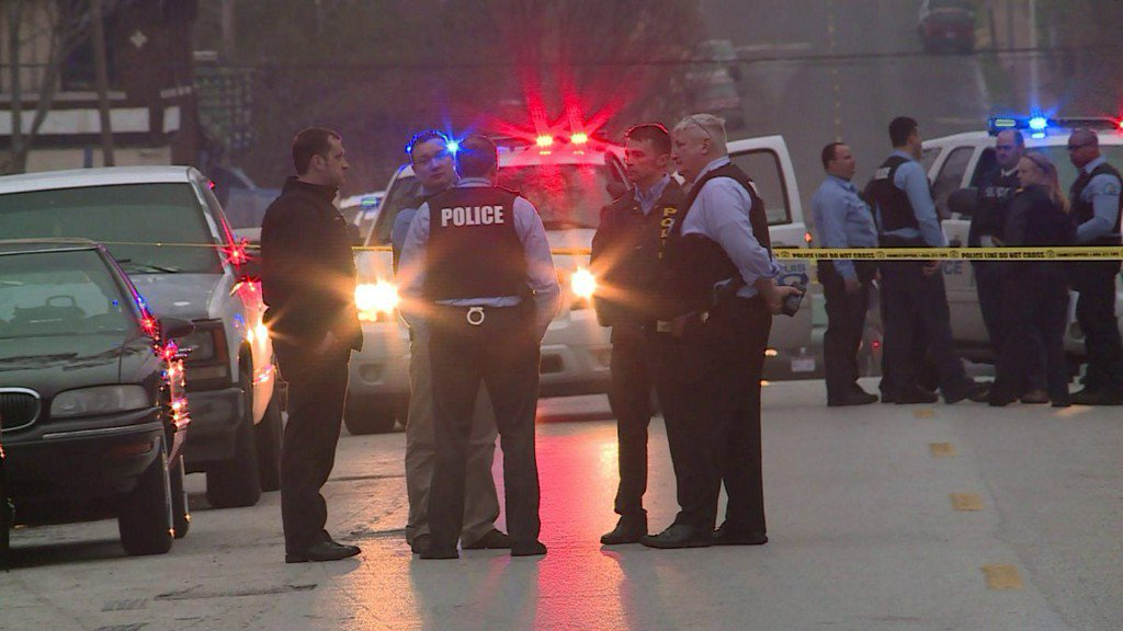 St. Louis homicide detectives are investigating a shooting that occurred Wednesday evening in the Kingsway East neighborhood. Police tell that a male victim was found in the 4700 block of Saint Louis Avenue with a gunshot wound to the head