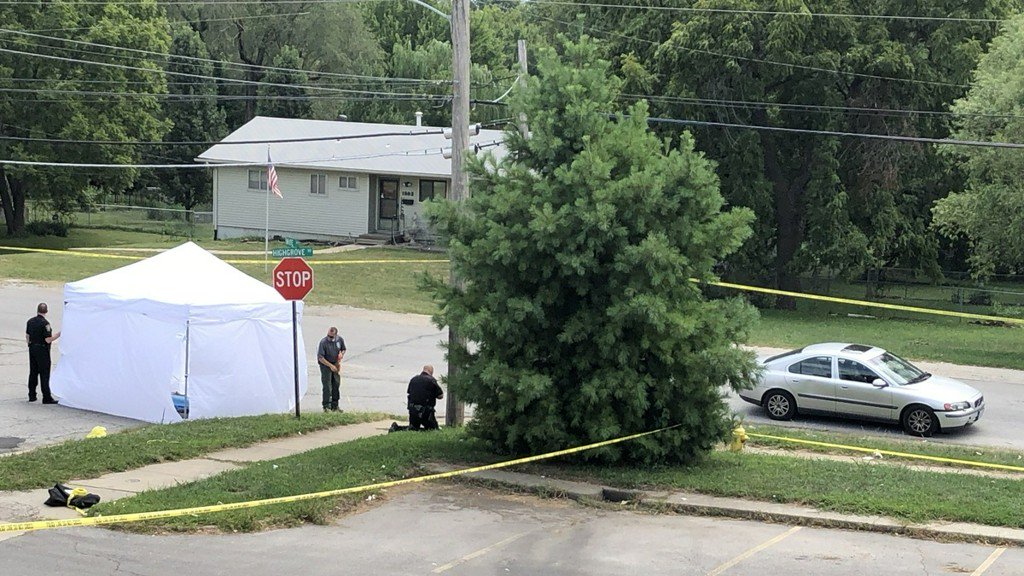 The Grandview Police Department was called to investigate a fatal shooting Monday afternoon. Police were notified by a 911 call around 12:49 p.m. that a man had been shot near High Grove Road and White Avenue