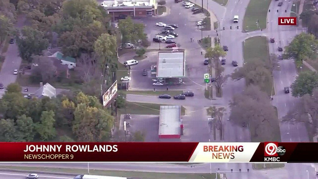 KCPD investigating double fatal shooting near 30th Terrace and Van Brunt    