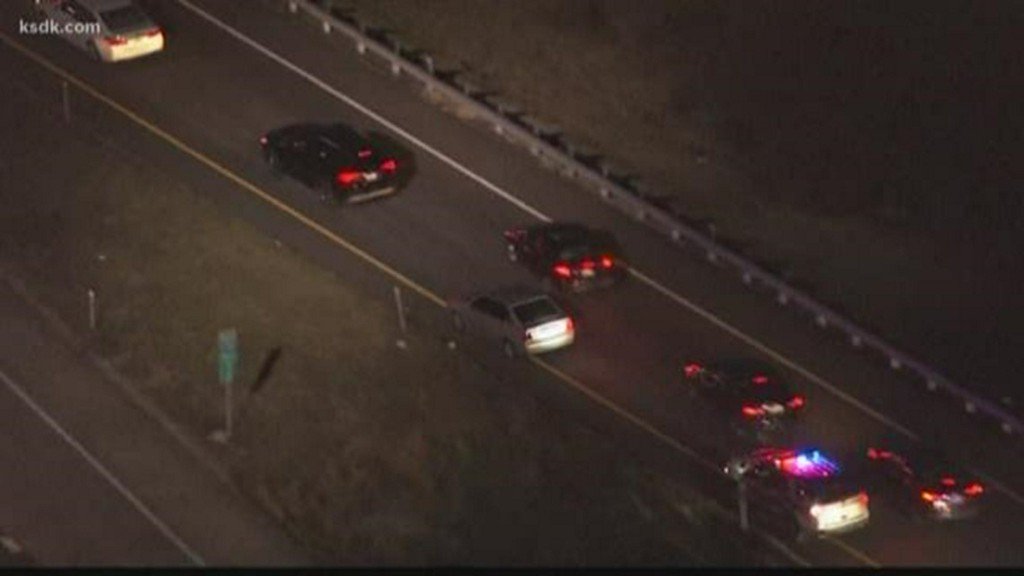 2 women arrested after police chase in west St. Louis County    