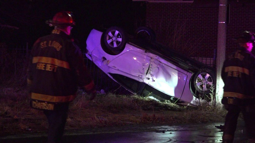 Police pursuit ends with crash in north St. Louis; 2 hospitalized    