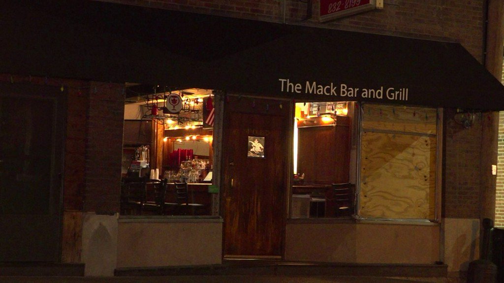 Police seeking persons of interest in Mack Bar and Grill robbery attempt    