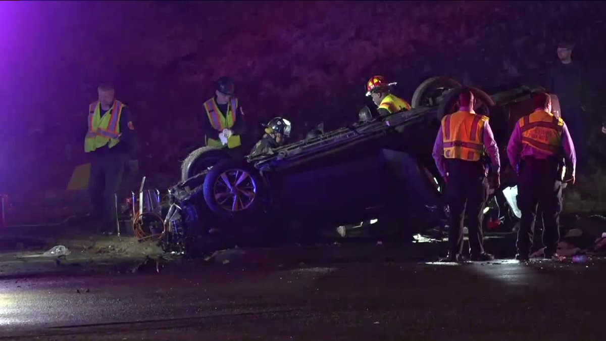 3 people were injured in this overturned crash on the exit ramp from WB 44 to Hampton