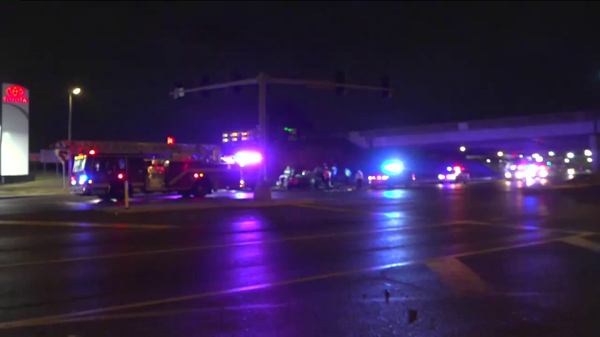 3 people were injured in this overturned crash on the exit ramp from WB 44 to Hampton