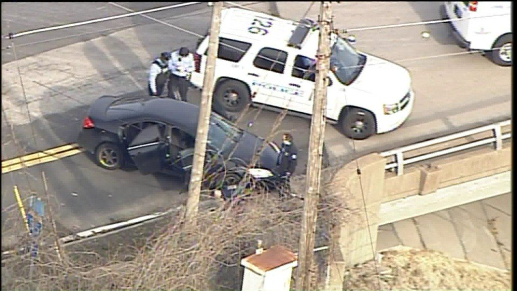 Officer injured, four arrested, after crash near I-55 in south St. Louis    