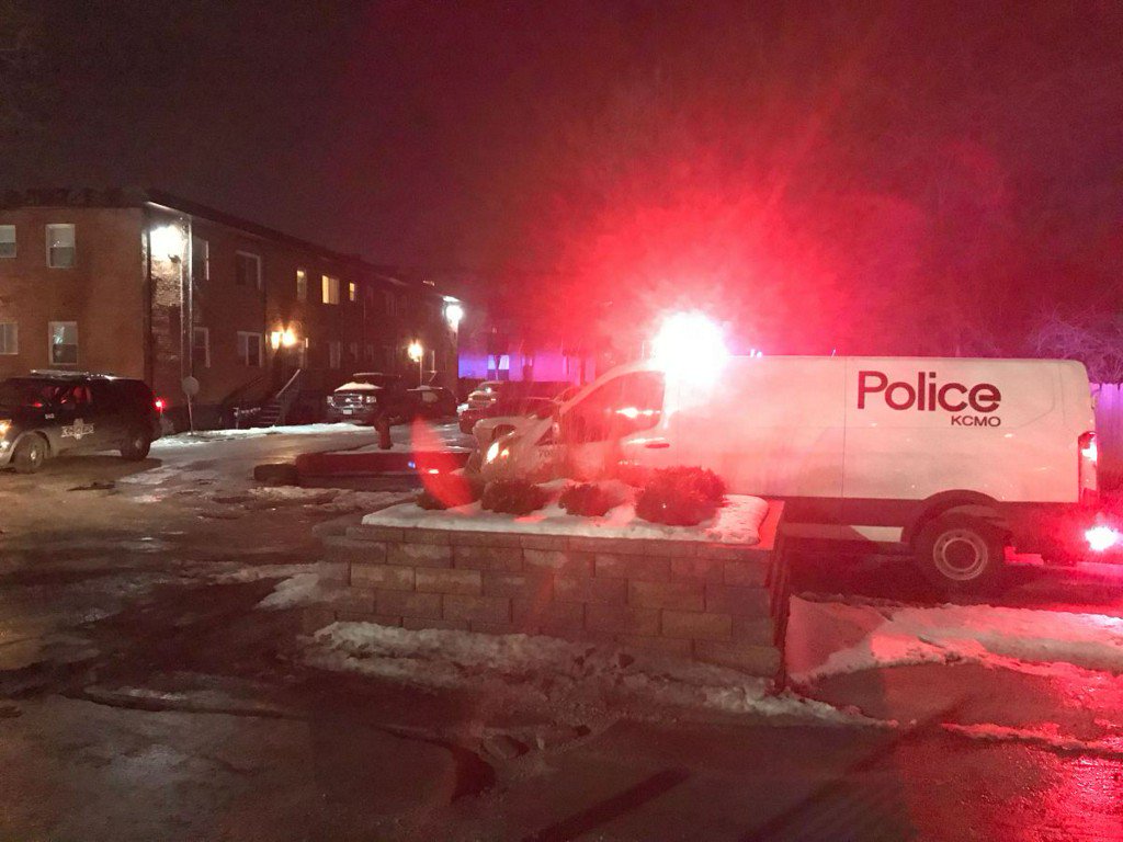 One man killed, another critically injured after shooting at KC apartment complex    