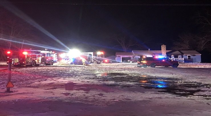Homeowner, firefighter suffer minor injuries in house fire in Grandview    