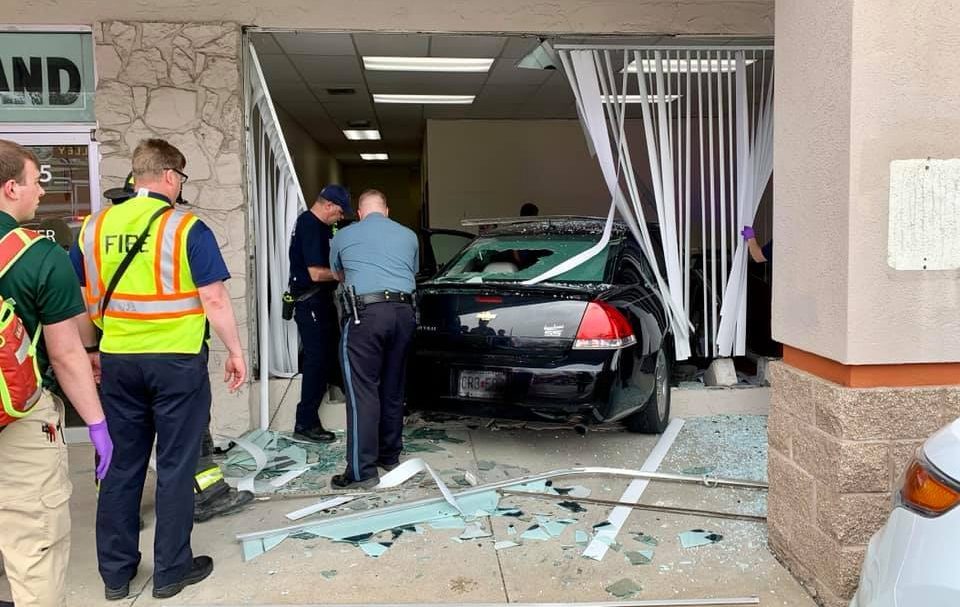 Vehicle crashes into Florissant business    