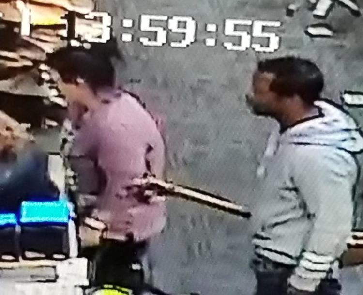 Harrisonville police look for suspects after more than 20 guitars are stolen