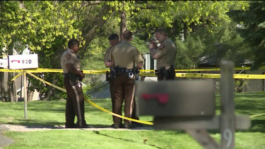 Man killed in Spanish Lake, victim's car missing    