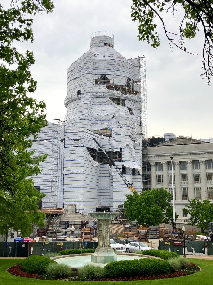 Scaffolding on the Capitol building itself is pretty beaten up. 