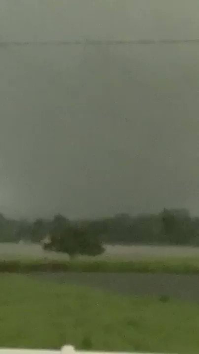Incredible footage of the tornado from east of Kearney on HWY 92 