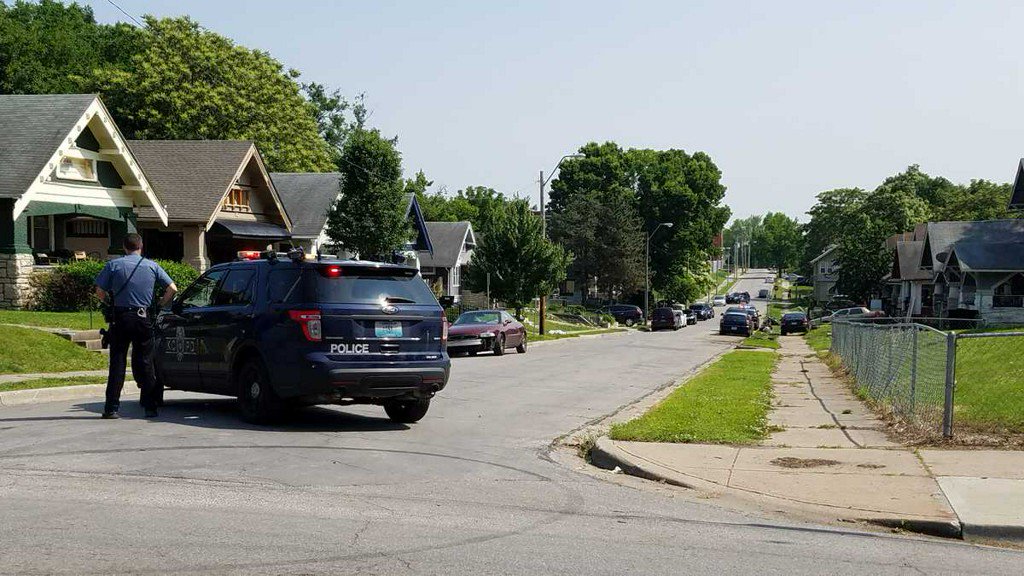 KCPD searches for man in area of 35th and Bellefontaine    