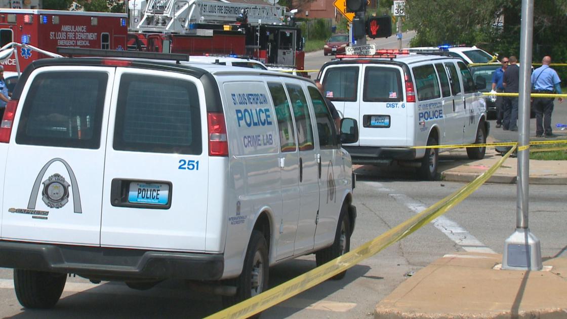 Man shot to death in St. Louis Fried Chicken parking lot  