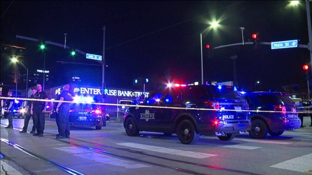 Shooting wounds 4 at upscale Kansas City hotel