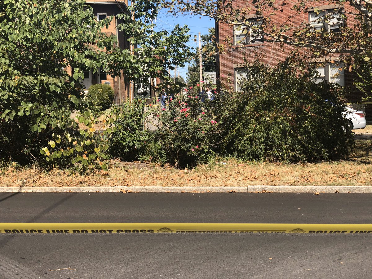 Shooting investigation looks to be focused around 4929 Oleatha and the surrounding alley/area 
