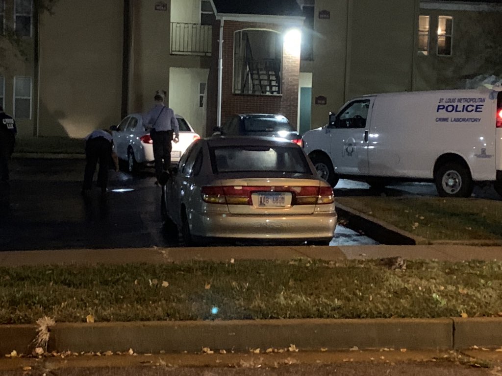Man shot in the stomach in North 14th Street. It appears it happened in the parking lot of this apartment complex. Police placed 2 evidence markers. The victim was rushed to the hospital.