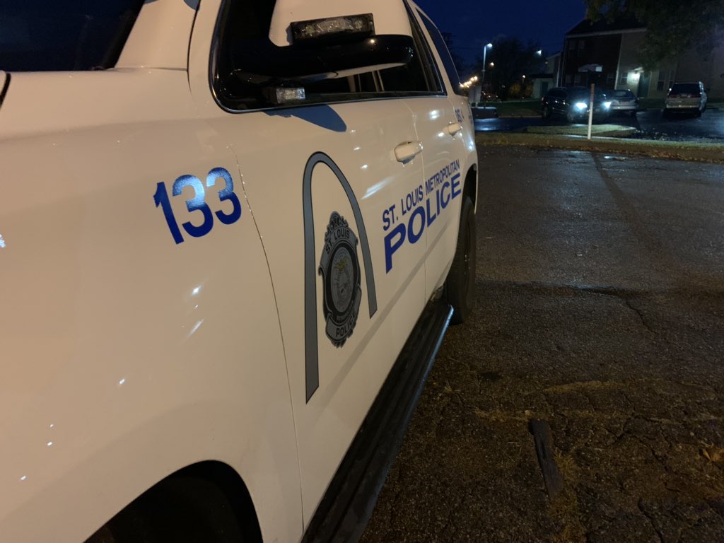 Man shot in the stomach in North 14th Street. It appears it happened in the parking lot of this apartment complex. Police placed 2 evidence markers. The victim was rushed to the hospital.