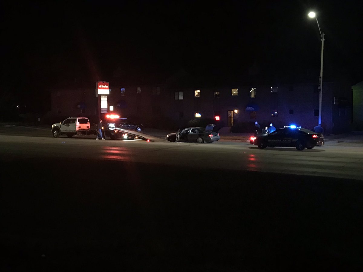 A slow-speed pursuit ended with one man under arrest at 40HWY and Noland Rd in Independence early this morning. ipdinfo says officers suspected the driver was intoxicated, he didn't pull over, so officers blew out his tires and took him into custody. No injuries