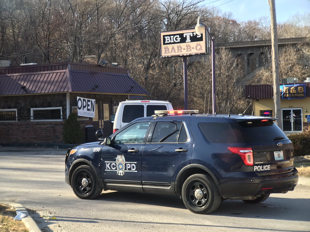 Police investigating a double shooting at Big T's Bar B Q on Blue Parkway in Kansas City