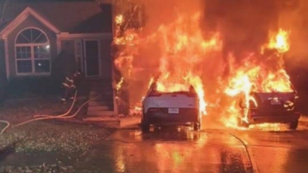 Doorbell camera captures terrifying house fire in Kansas City 