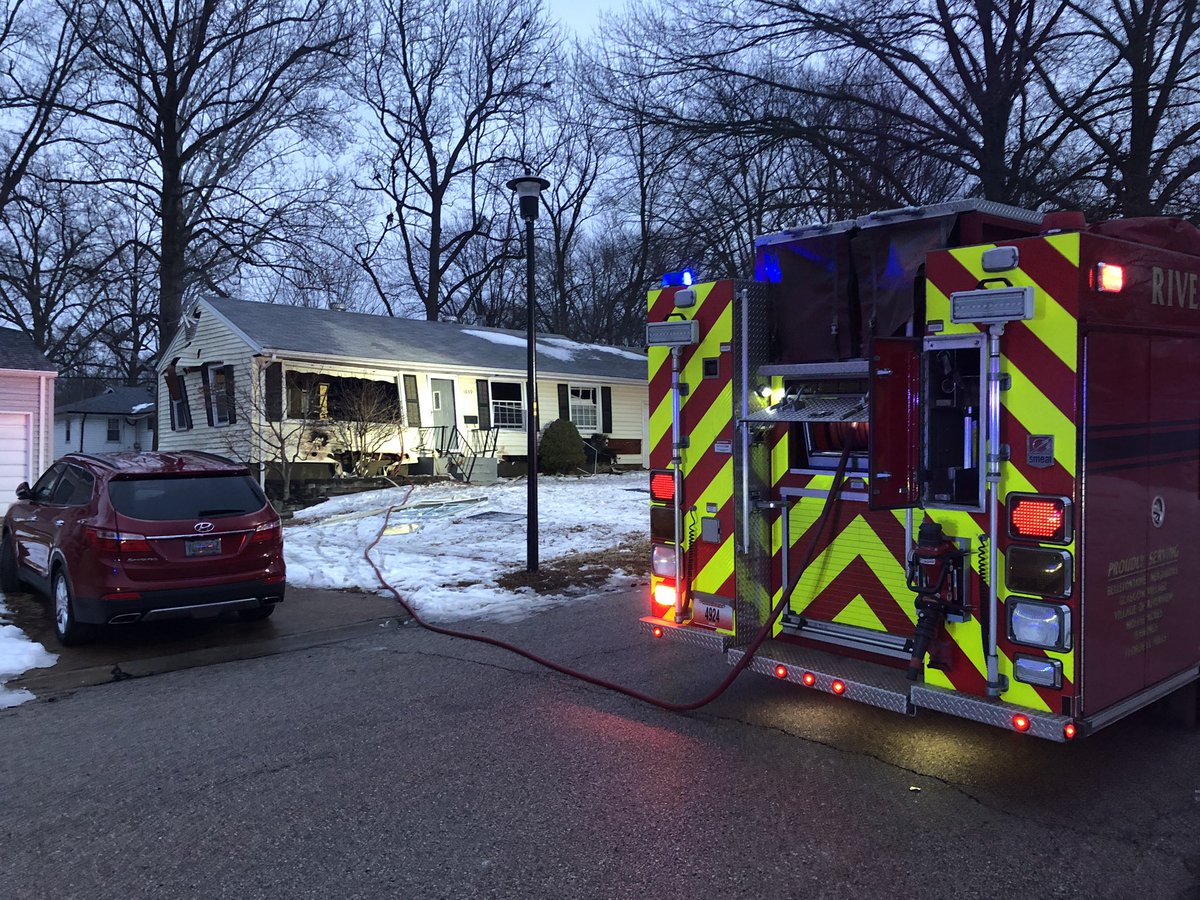 @BNPDpolice & @NorthCountyRFPD on scene of fire & house explosion in Bellefontaine Neighbors.Per crews on scene:Copper thieves sparked house fire causing a small explosion in vacant house. Windows and walls blown out. House off foundation/total loss. No injuries @KMOV