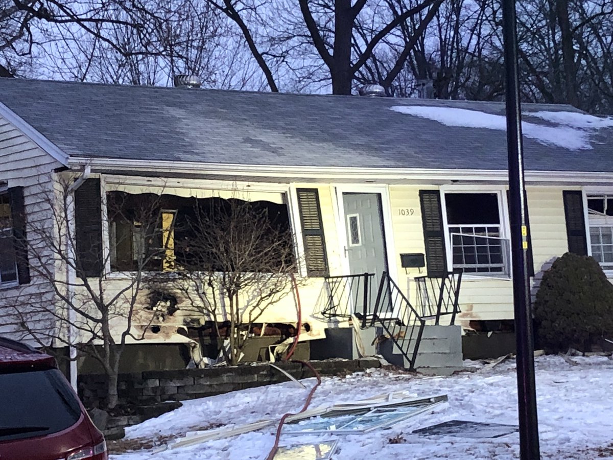 @BNPDpolice & @NorthCountyRFPD on scene of fire & house explosion in Bellefontaine Neighbors.Per crews on scene:Copper thieves sparked house fire causing a small explosion in vacant house. Windows and walls blown out. House off foundation/total loss. No injuries @KMOV