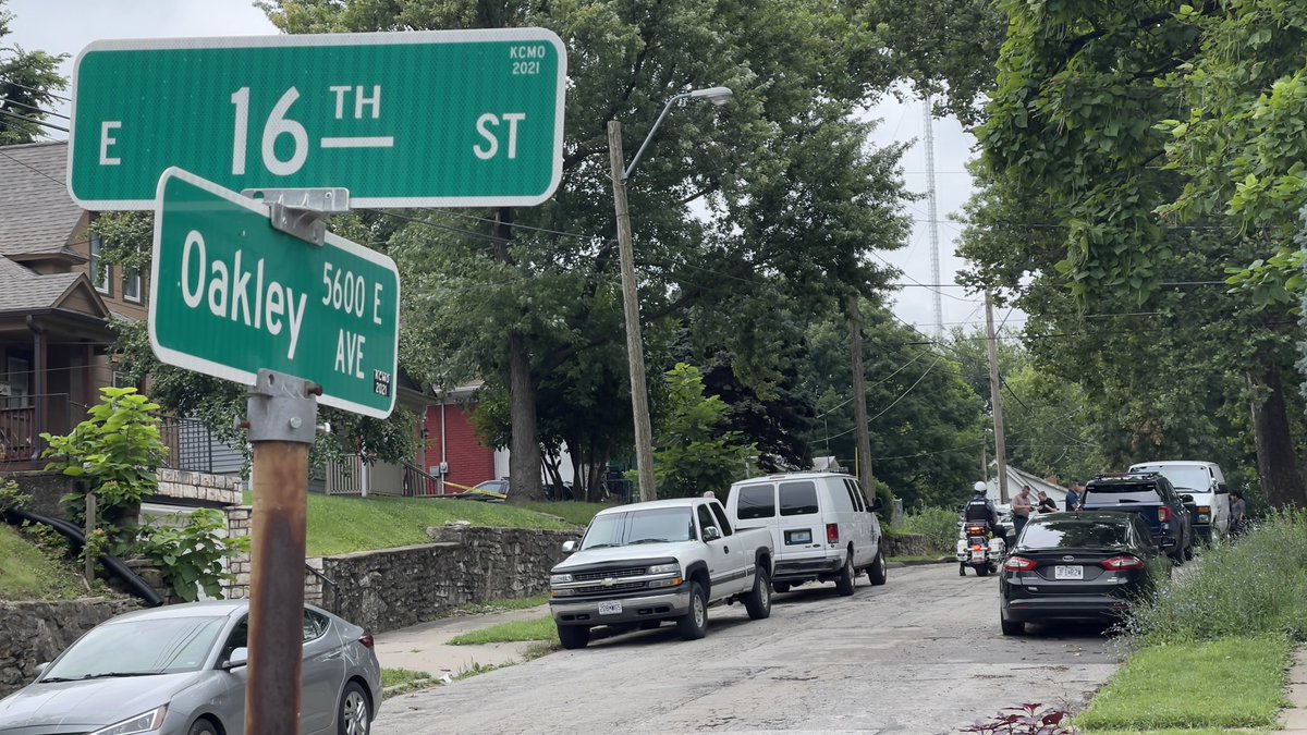 The @kcpolice are investigating a deadly shooting that left one man dead on Kansas City's east side