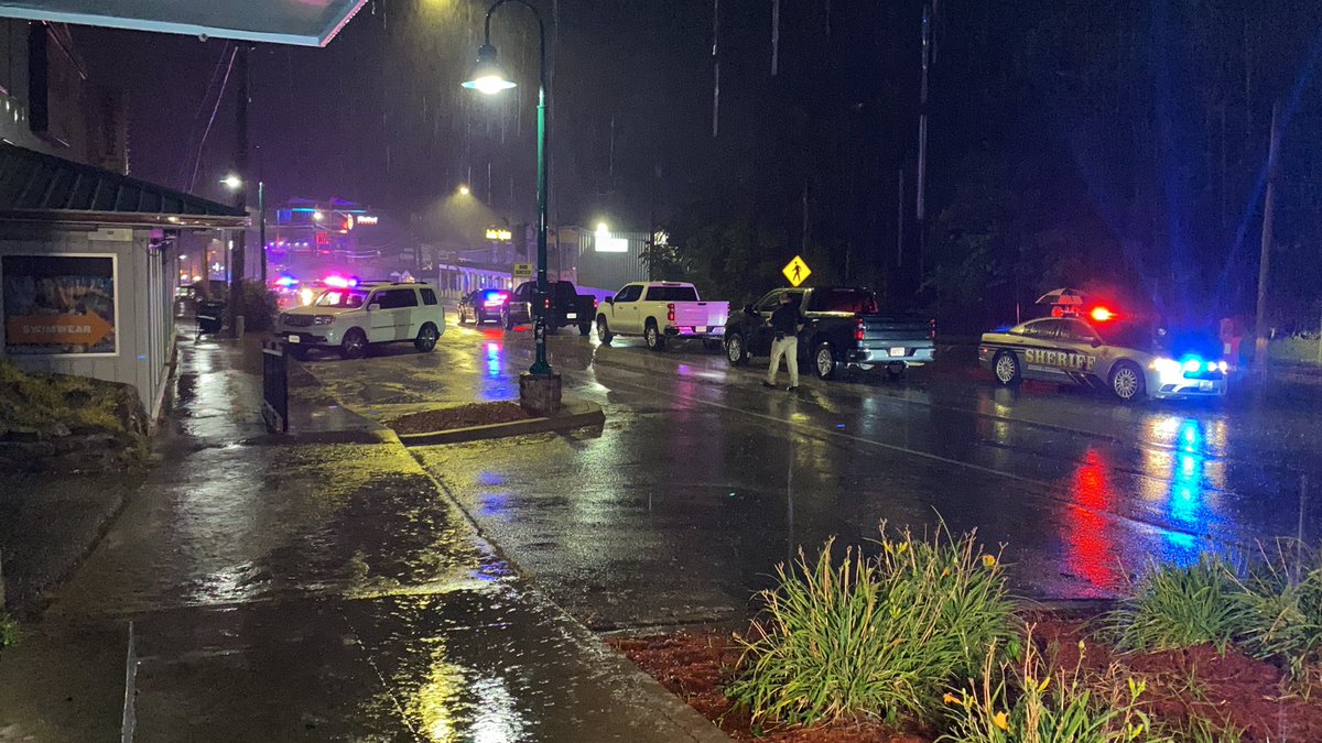 The scene from the LakeoftheOzarks strip. City officials say shooting near Casablanca left at least 1 person dead and 4 people injured. Multiple detained. Law enforcement agencies investigating. 