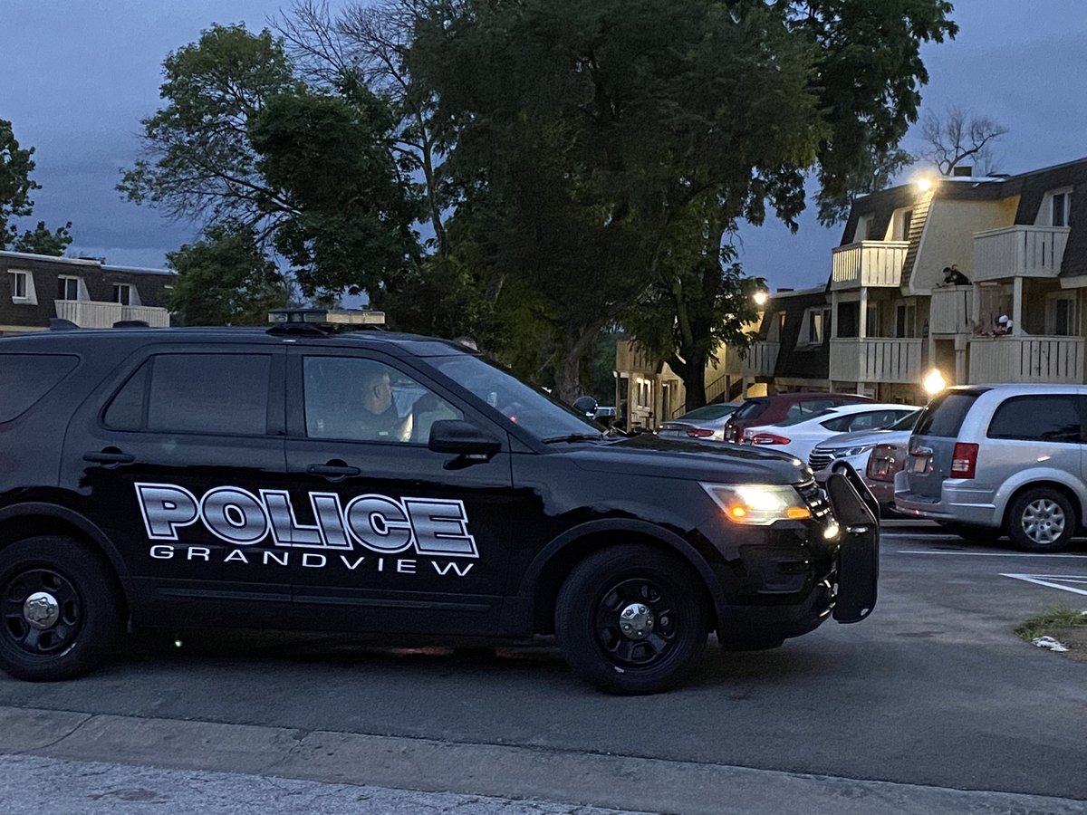 .@GrandviewMOPD on scene of a shooting at Arbors of Grandview apartmentsdetails limited, although scanner traffic indicates a female was shot. Condition unknown