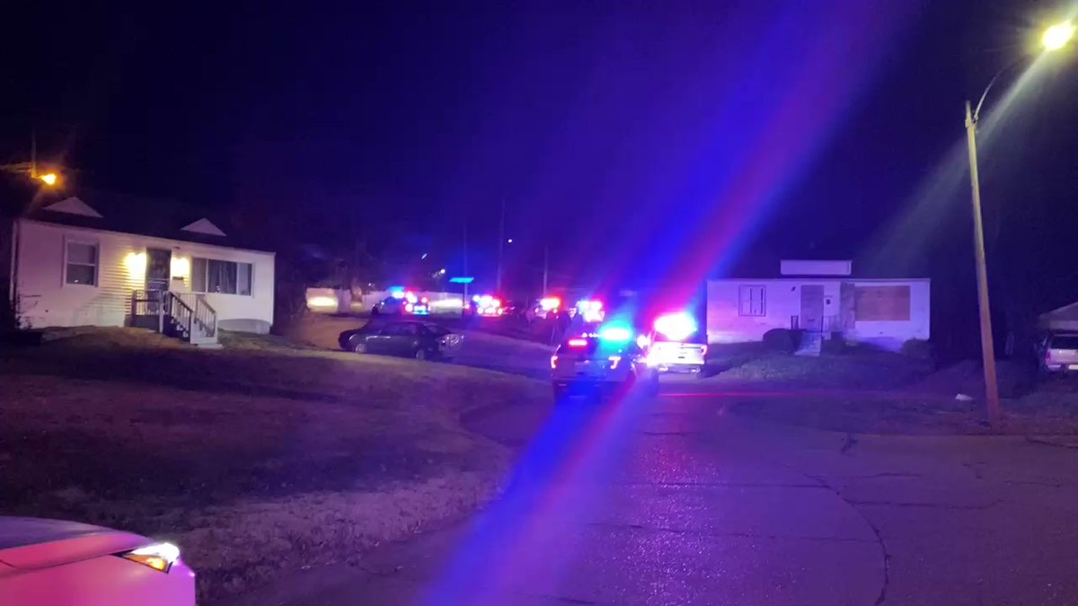 6000 block of eaton dr Berkeley Missouri suspect in custody after police chase