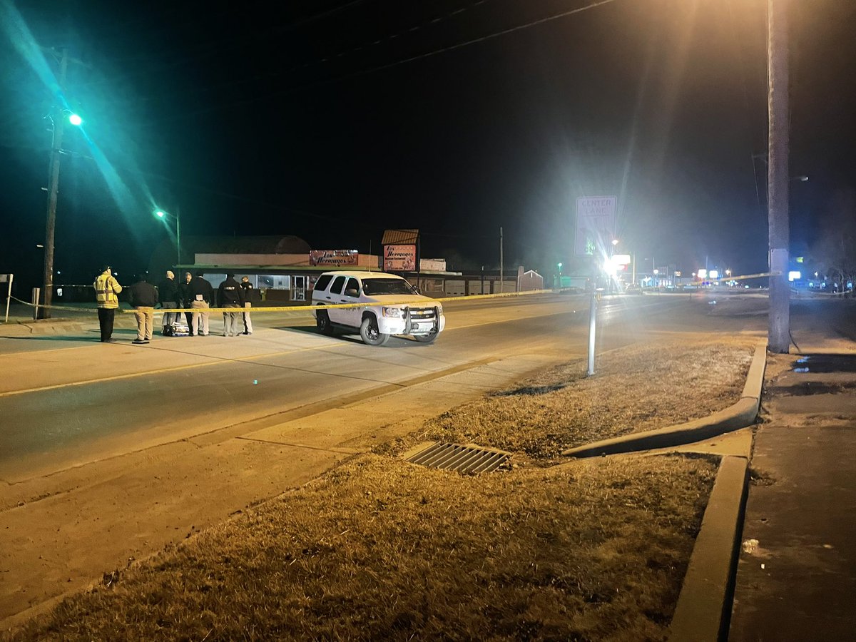 officer involved shooting investigation in Buffalo,Mo. part of Ash st is blocked off