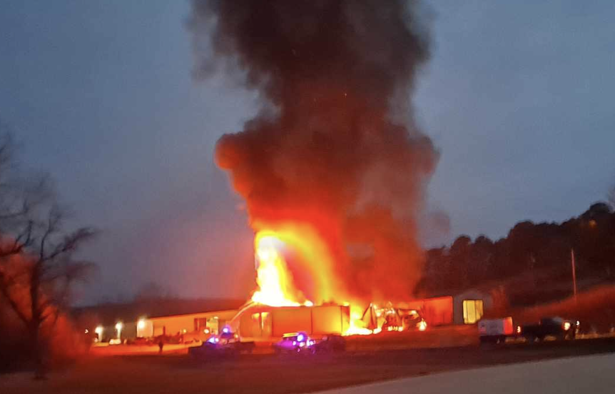 Fire destroys firehouse in Eminence, Mo.