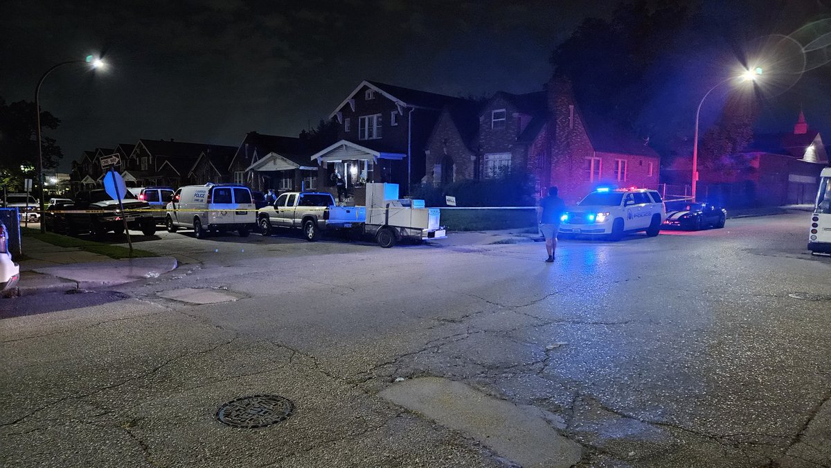 St. Louis MPD investigating a shooting in the 4500 block of Durant