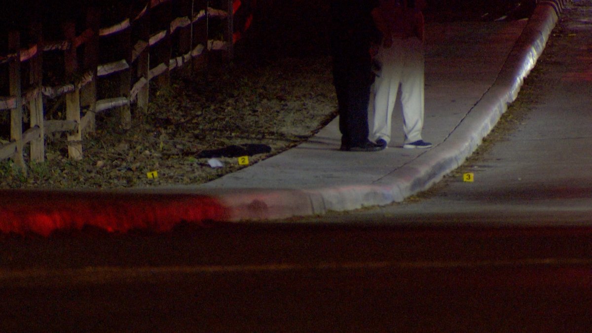 Man shot dead during fight between 2 women on dark Northwest Side road