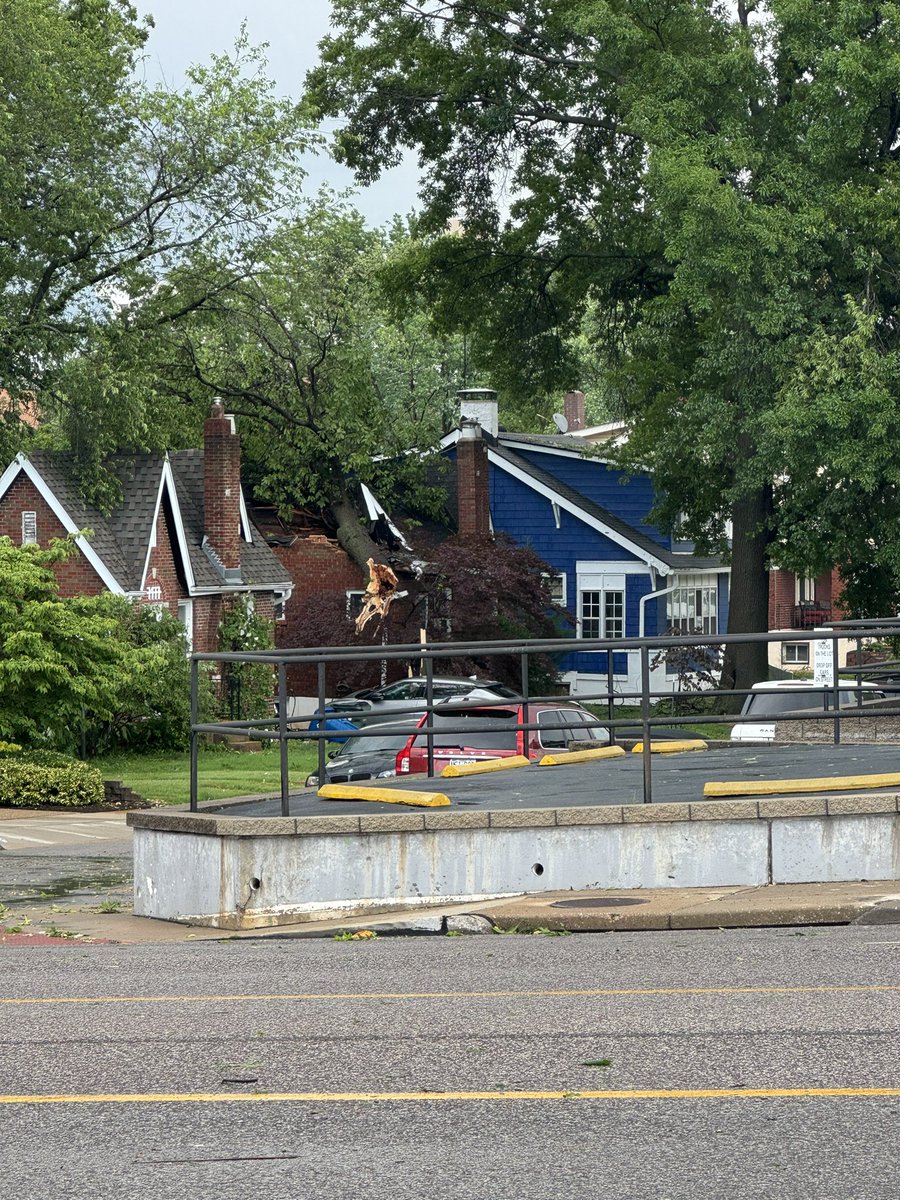 Big Bend & Hoover, Richmond Heights