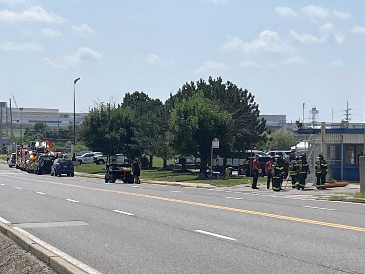 Multiple agencies responding to hazardous materials spill in building parking lot on James S McDonnell Blvd. in Hazelwood. Hazelwood Fire Chief Dan Luley says 4,500 gallons of nitric acid spilled as it was being loaded on truck for disposal. No injuries reported