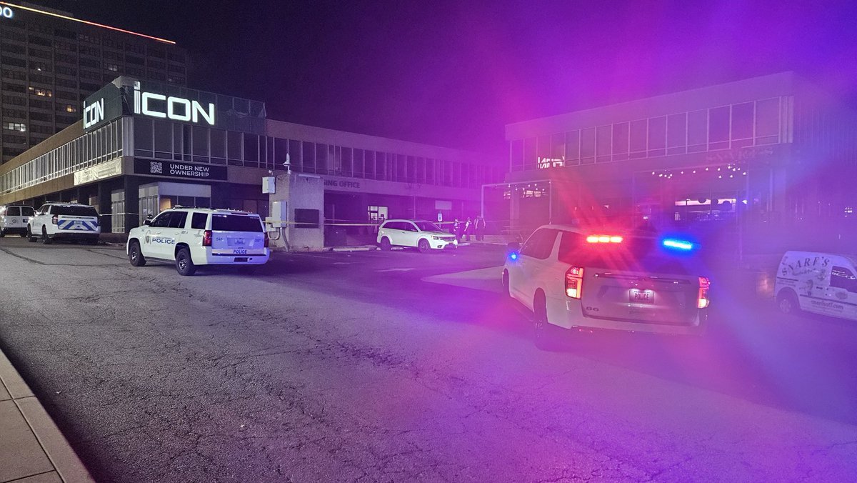 La police de Saint-Louis enquête sur une fusillade survenue dans le pâté de maisons 300 de S. Grand. Selon des témoins, un homme a été blessé par balle à la poitrine.